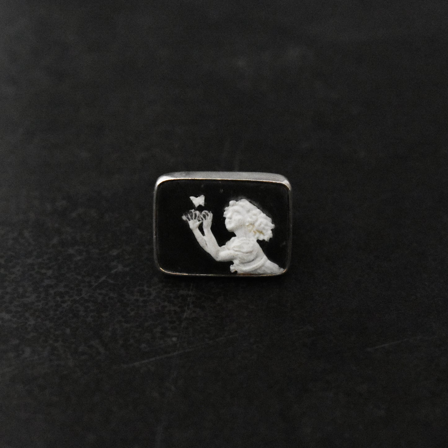 70s Cameo ‘Butterfly Catch’ Signet Ring