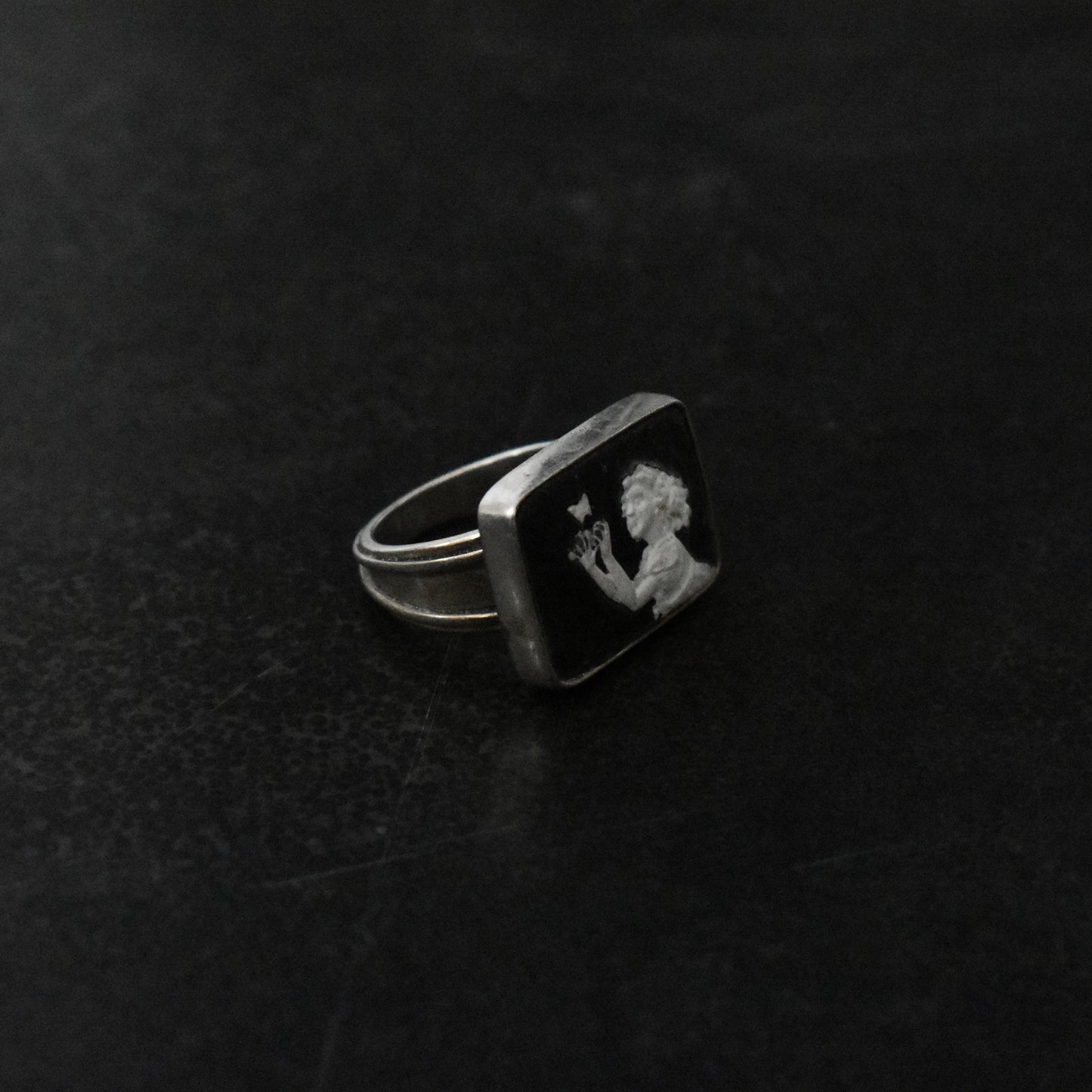 70s Cameo ‘Butterfly Catch’ Signet Ring