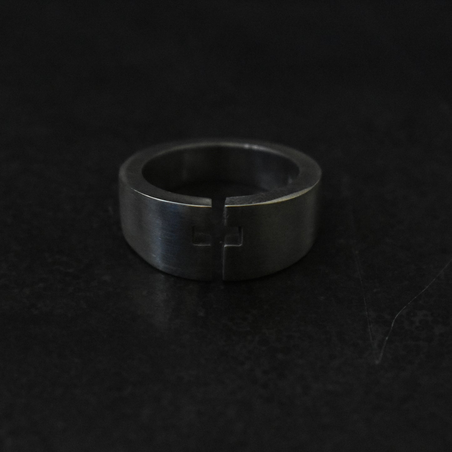 Vintage Open Cross Band Ring