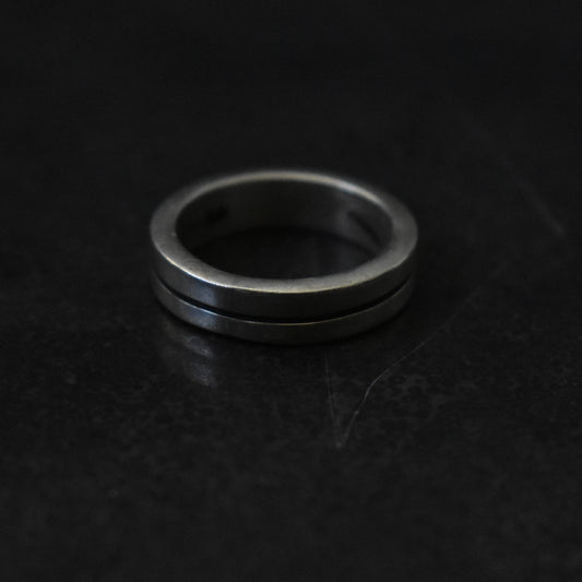 Single Line Band Ring