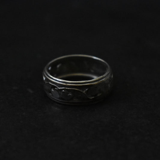 Vintage Heart Vines Band Ring