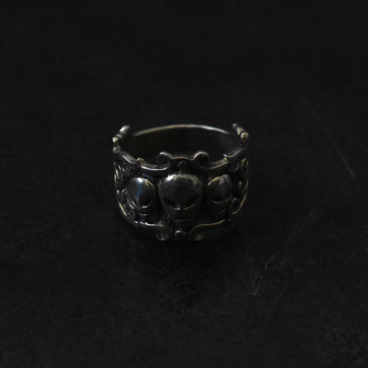 Extraterrestrial Skull Band Ring